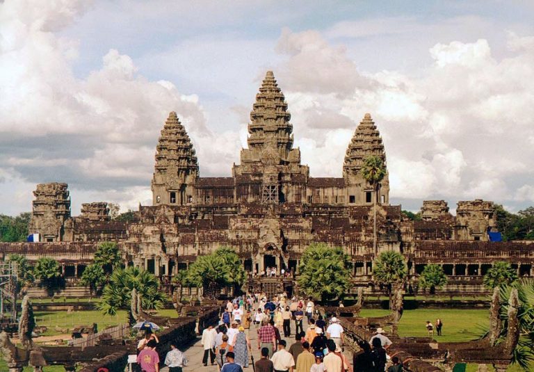 Cambodia attracts 1.86 mln Chinese tourists in first 9 months, up 29.4 pct