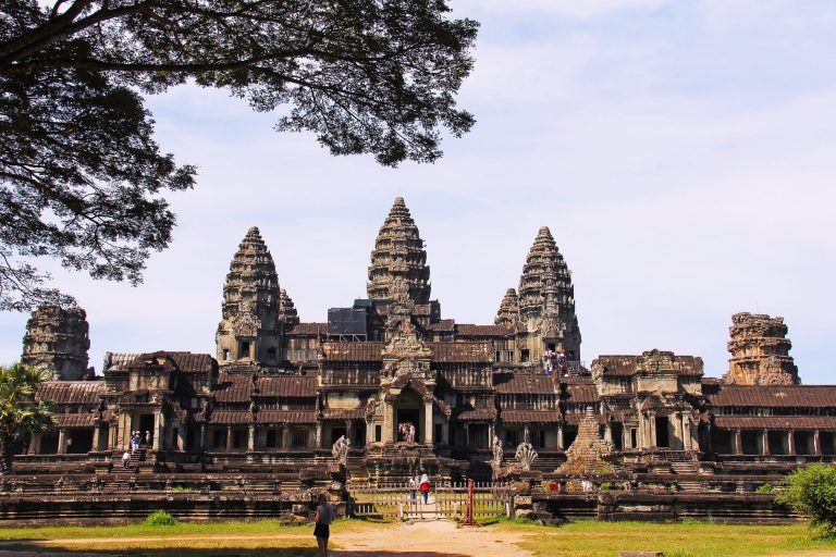 Cambodia attracts 4.81 mln foreign tourists in first 9 months, up 10 pct