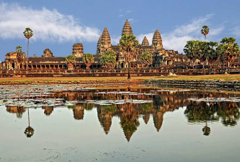 Number of Chinese tourists to Cambodia reaches 2 million in 10 months