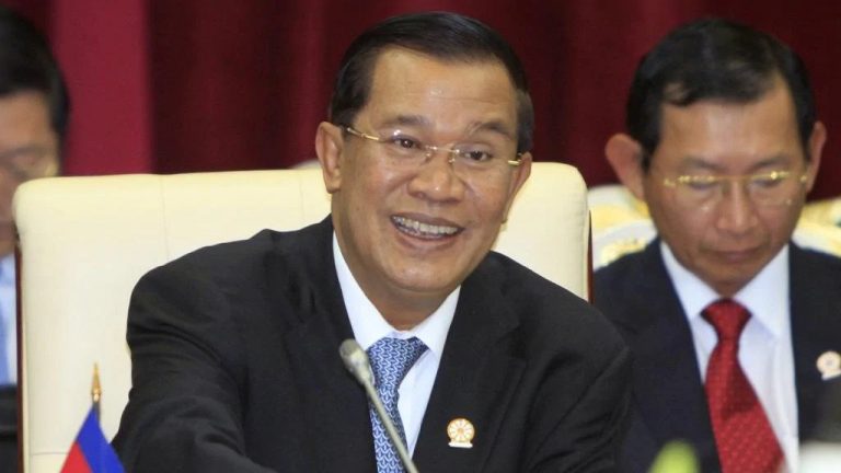 Cambodia says it is considering taking refugees bound for Australia