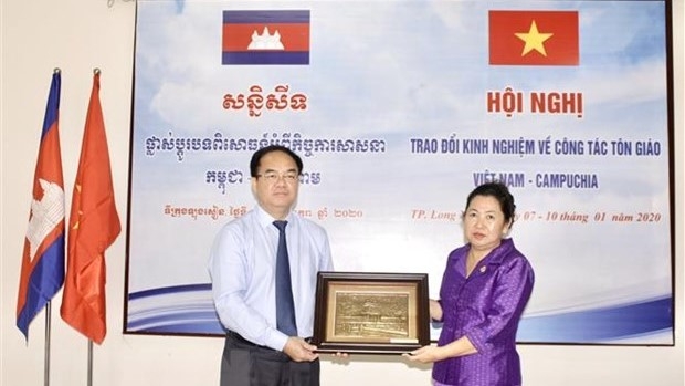 Vietnam, Cambodia exchange experiences in religious affairs