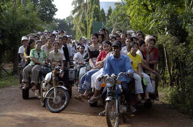 Road crashes kill 50 garment workers, injure 1,956 others in Cambodia last year