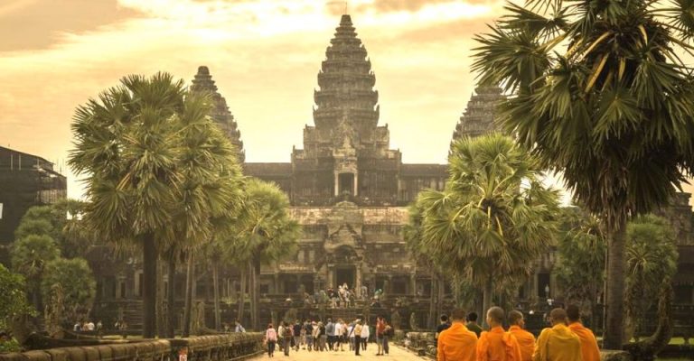 A Travel Guide To Cambodia: Tourists Should Plan Their Trip Around These 10 Things