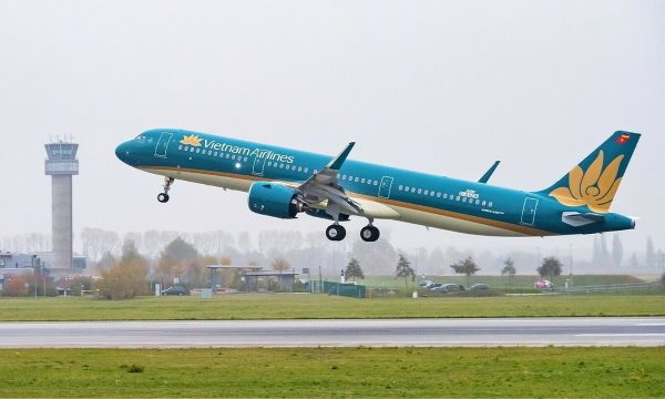 Vietnam Airlines sells stake in Cambodian airline
