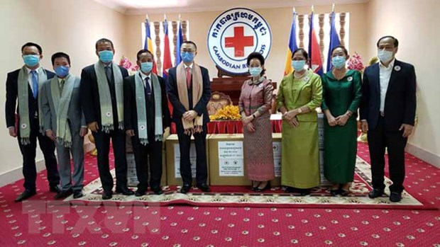 Vietnam Red Cross donates medical supplies to Cambodia