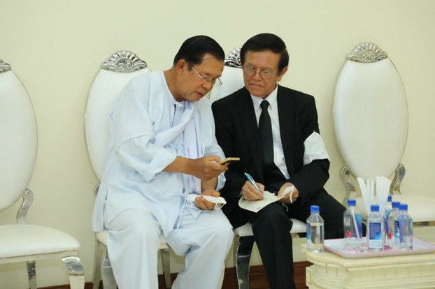 Cambodia’s Hun Sen and CNRP Chief Kem Sokha Meet After Funeral