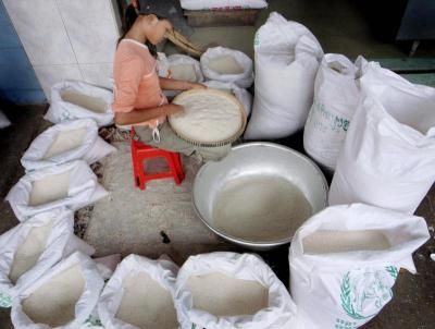 Cambodia allows resumption of white rice exports