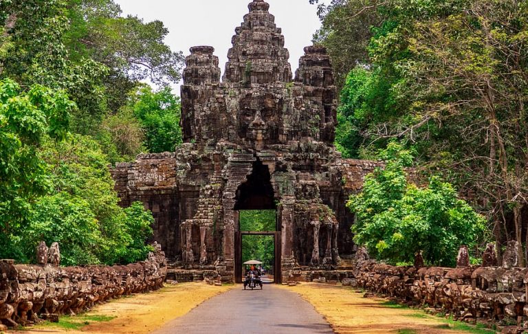 Spotlight: Cambodia expects Chinese tourists to drive its tourism growth after COVID-19 outbreak