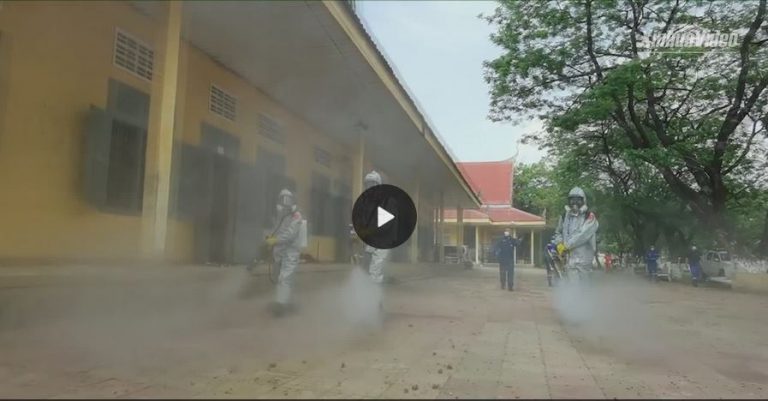 Chinese volunteers disinfect over 50 public places in Cambodia (video)