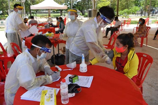Cambodia supports poor residents amid pandemic