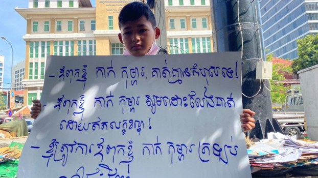 Families Demand Cambodia Court Drop Charges, Free Detained Opposition Activists