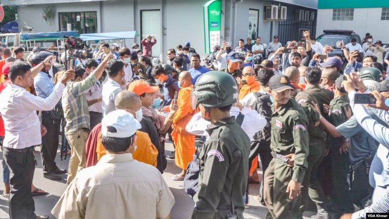 Monks, Youth Activists Blocked from Commemorating Kem Ley’s Death