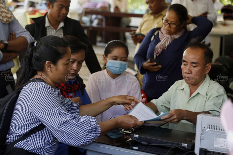 Unions appeal to Hun Sen’s cabinet to ensure seniority indemnity payments