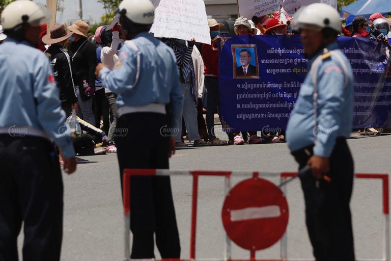 Workers from shuttered factories petition Kandal court for pay