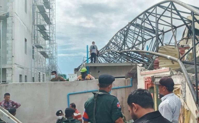 Operator detained after crane collapse kills 5