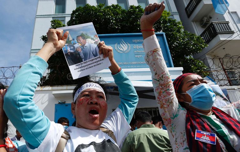 Activists demand Rong Chhun’s release despite Hun Sen’s arrest threat