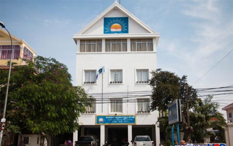 Court Bails Ex-CNRP Officer Accused of ‘Plotting’