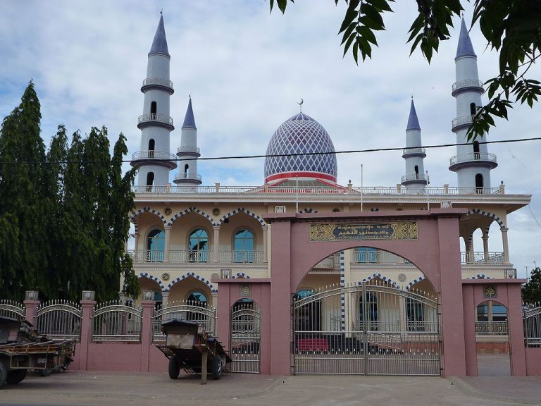 Mosques in Cambodia to reopen after COVID-19 situation eases