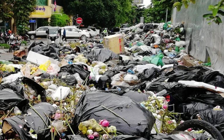 Talks Continue in ‘Garbage City’ as Labor Ministry Seeks End to Strike