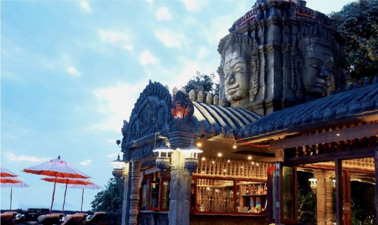 Hotel apologises for Angkor Wat facade