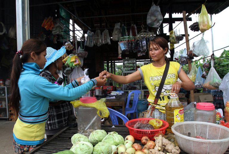 Rising Inflation Threatens to Swamp Cambodian Households