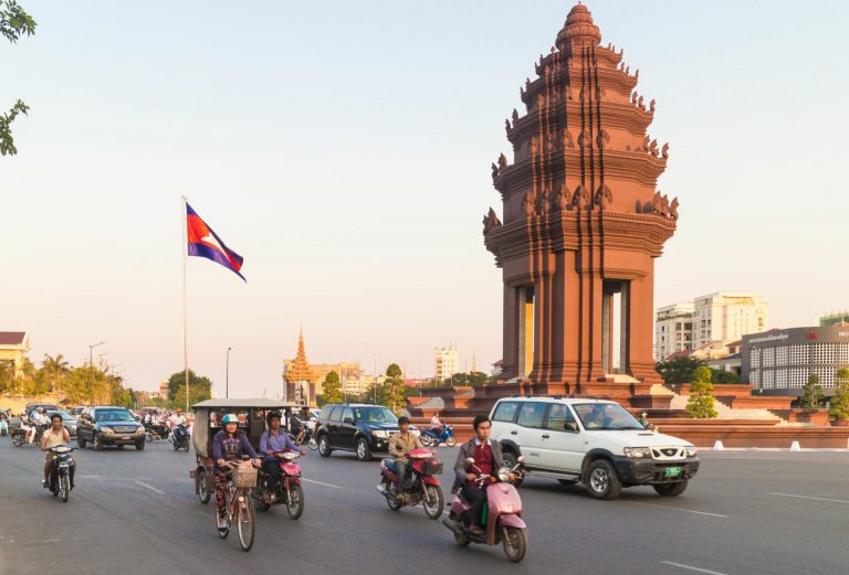 Cambodian government doles out subsidy to workers
