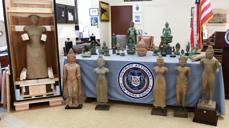 New York investigators hand 27 smuggled art objects back to Cambodia