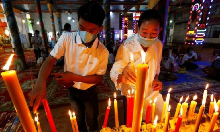 Cambodians appease ‘hungry ghosts’ as Pchum Ben festival begins