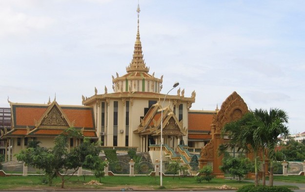 Cambodia cuts quarantine to 3 days for select jabbed visitors