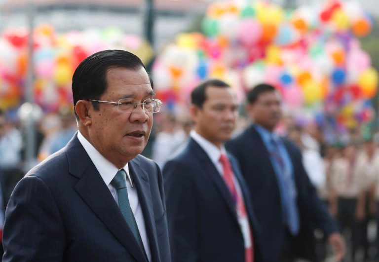 Cambodia PM seeks barring of duel citizenship for holders of top posts
