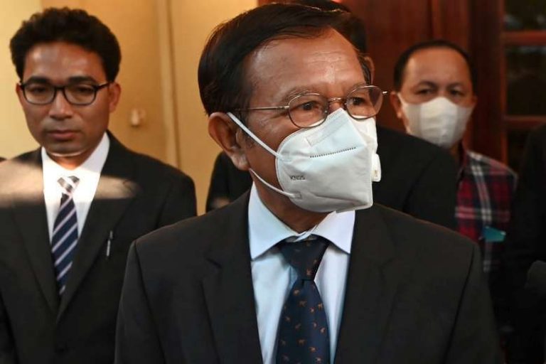 Treason trial of Cambodian opposition leader resumes
