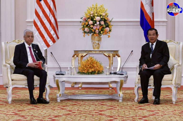 Cambodian, Malaysian PMs Call on Myanmar Junta to Implement ASEAN Consensus