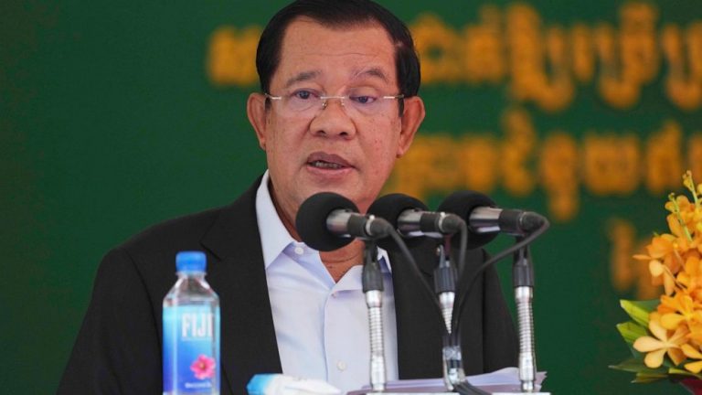 Cambodian leader says officials must master mobile internet