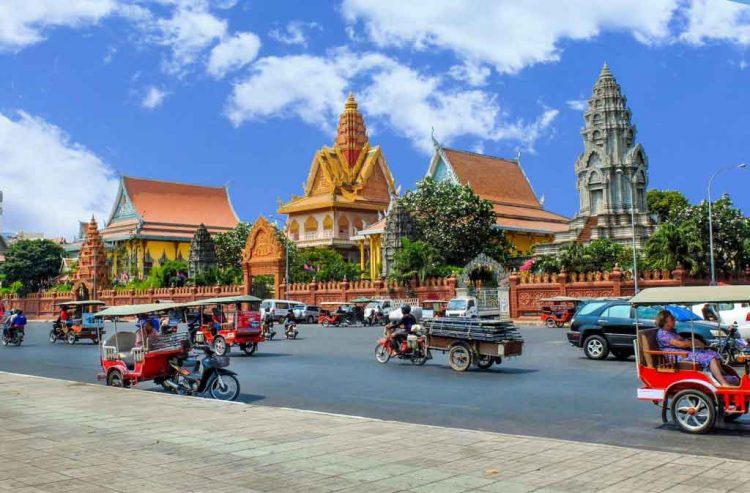 Cambodia joins regional peers in easing most COVID-19 border restrictions