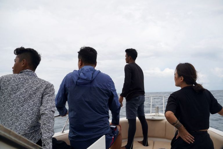Cambodia searches for 23 missing Chinese after boat sinks