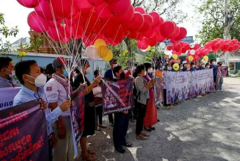 Cambodia nabs five for planting bomb outside Naga casino