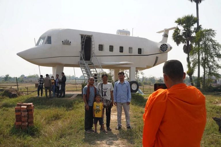 Inspired by dream of flying, Cambodian man builds ‘airplane house’ (video)