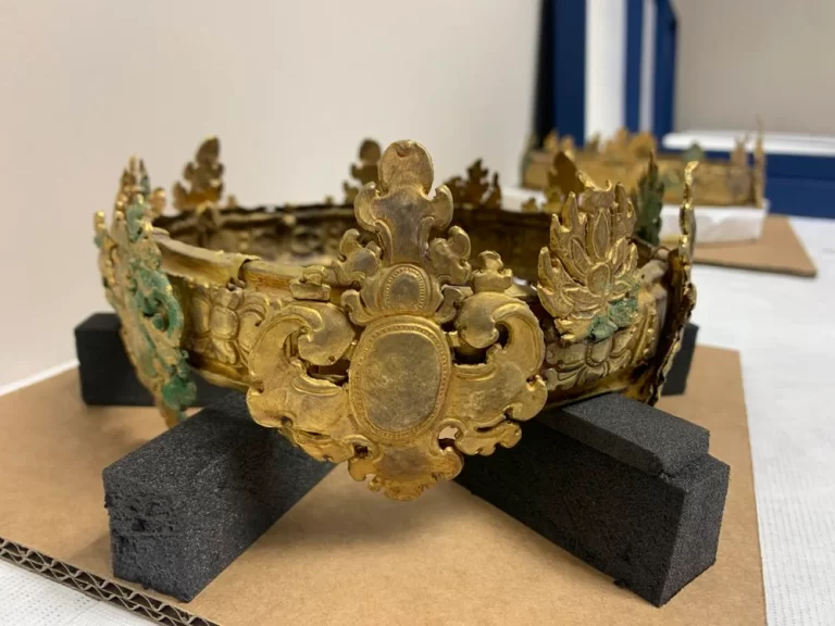 Looted Gold Jewelry Returns to Cambodia