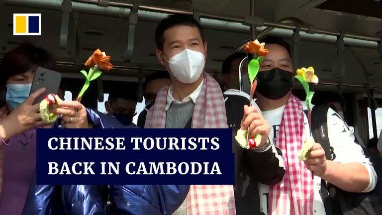 Cambodia welcomes its first tour group from China since Covid pandemic (video)