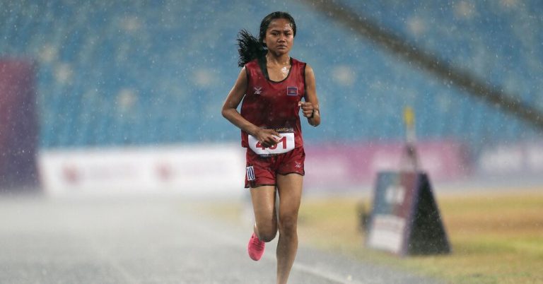 This Runner Finished Last, but Her Perseverance Won Over a Nation