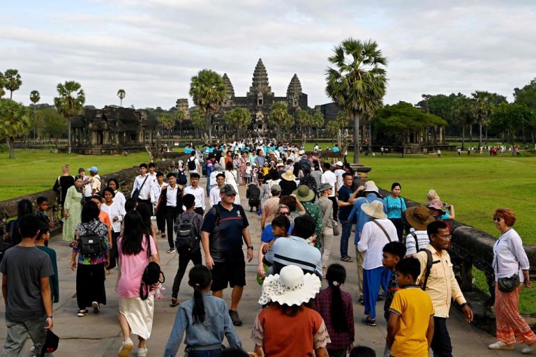 Cambodia displaces villagers from Angkor Wat