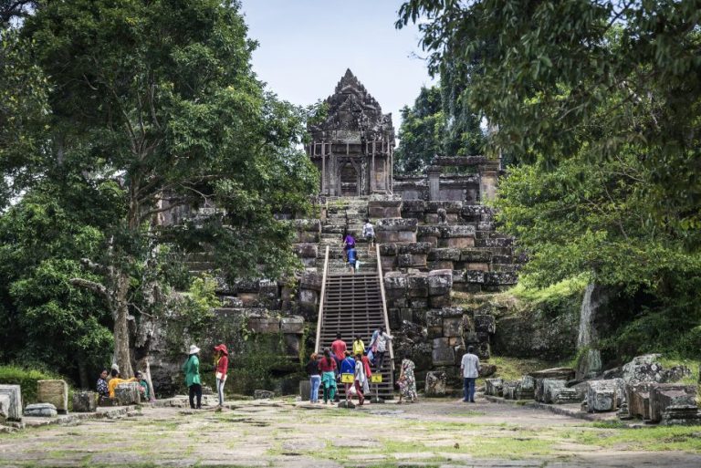Thai MPs Urge Talks with Cambodia Over Access to Preah Vihear
