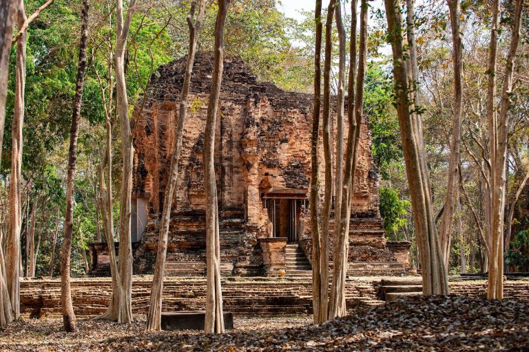 These hidden temples in Cambodia will take you off the beaten path