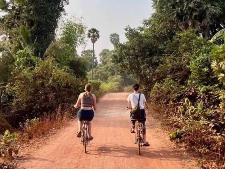 Travelling solo in Cambodia: Nervous, chafing and covered in mosquito bites – I loved the chaos