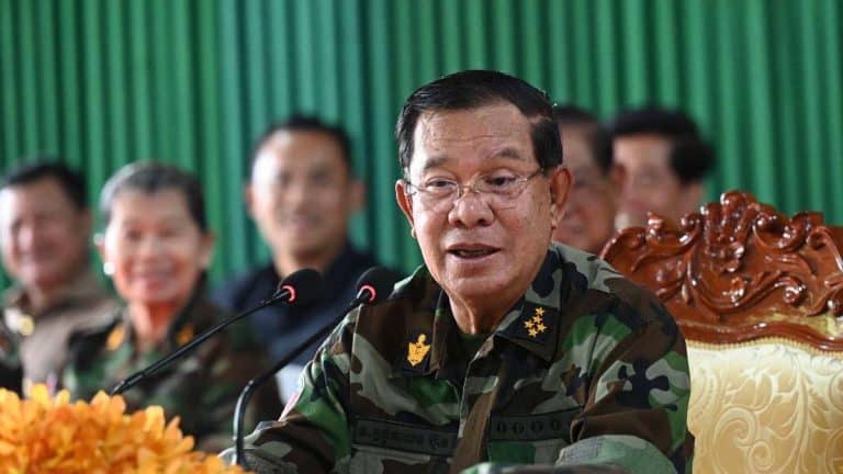 Hun Sen Urges National Unity to Confront Thai Territorial Claims