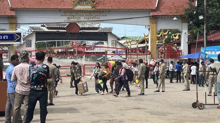 Cambodia’s Education Ministry Prepares to Receive Students Returning from Thailand Amid Border Tensions