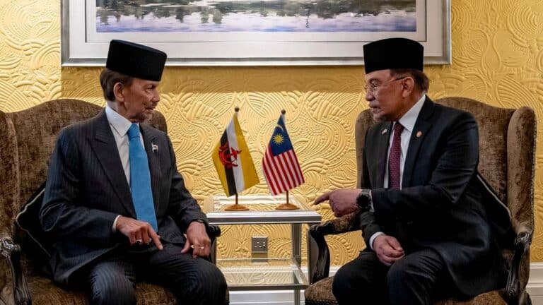 ASEAN leaders urge Cambodia and Thailand to uphold ceasefire