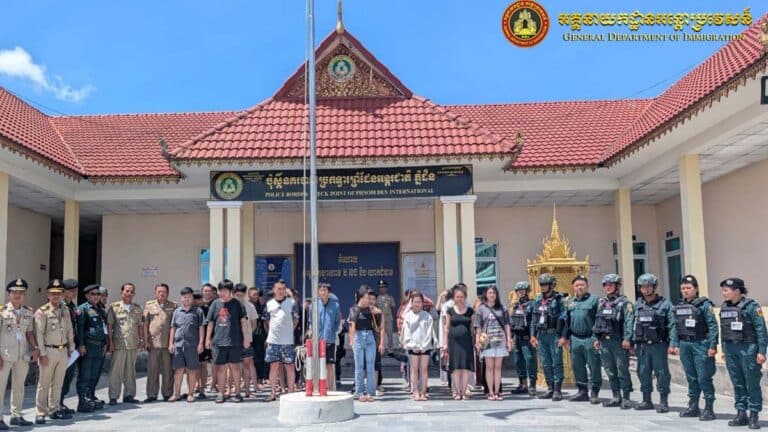 Cambodia deports 72 Vietnamese nationals over illegal border crossing and online scams