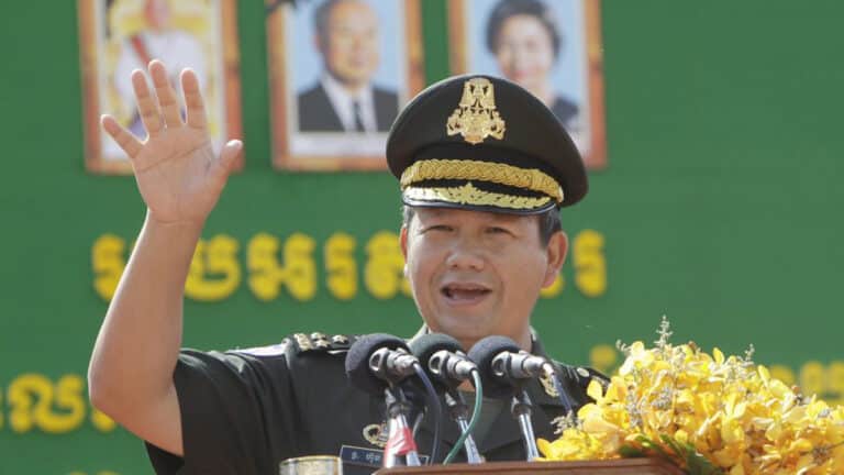 Cambodian government urges citizens to trust leadership on border issue