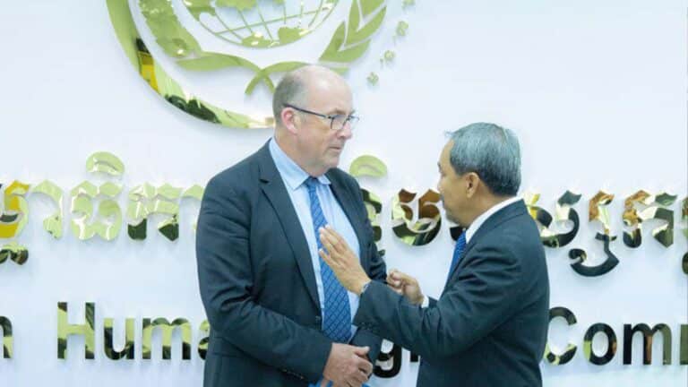 Cambodian Rights Chief Urges UN to Help Free 18 Soldiers Detained in Thailand